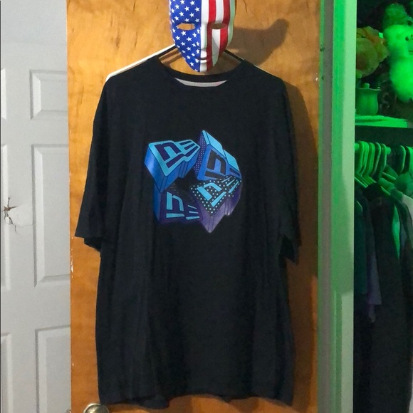 New Era Other - New Era T-shirt